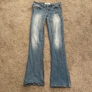 Light wash Hollister jeans size 27 (L:35)